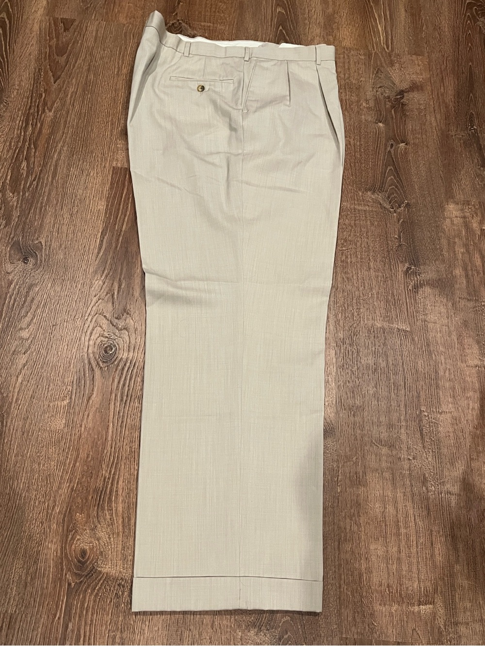 MEN 44 X 31 TROUSER PANTS/PLEATED/CUFFS/Bill Blass/WOOL/Sandstone. 1053